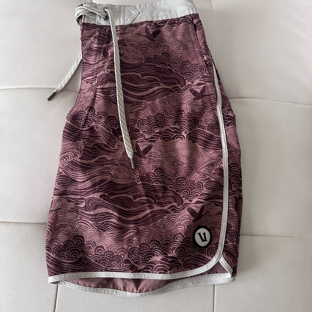 Vuori men’s 30 Pink and Black Patterned Board Shorts